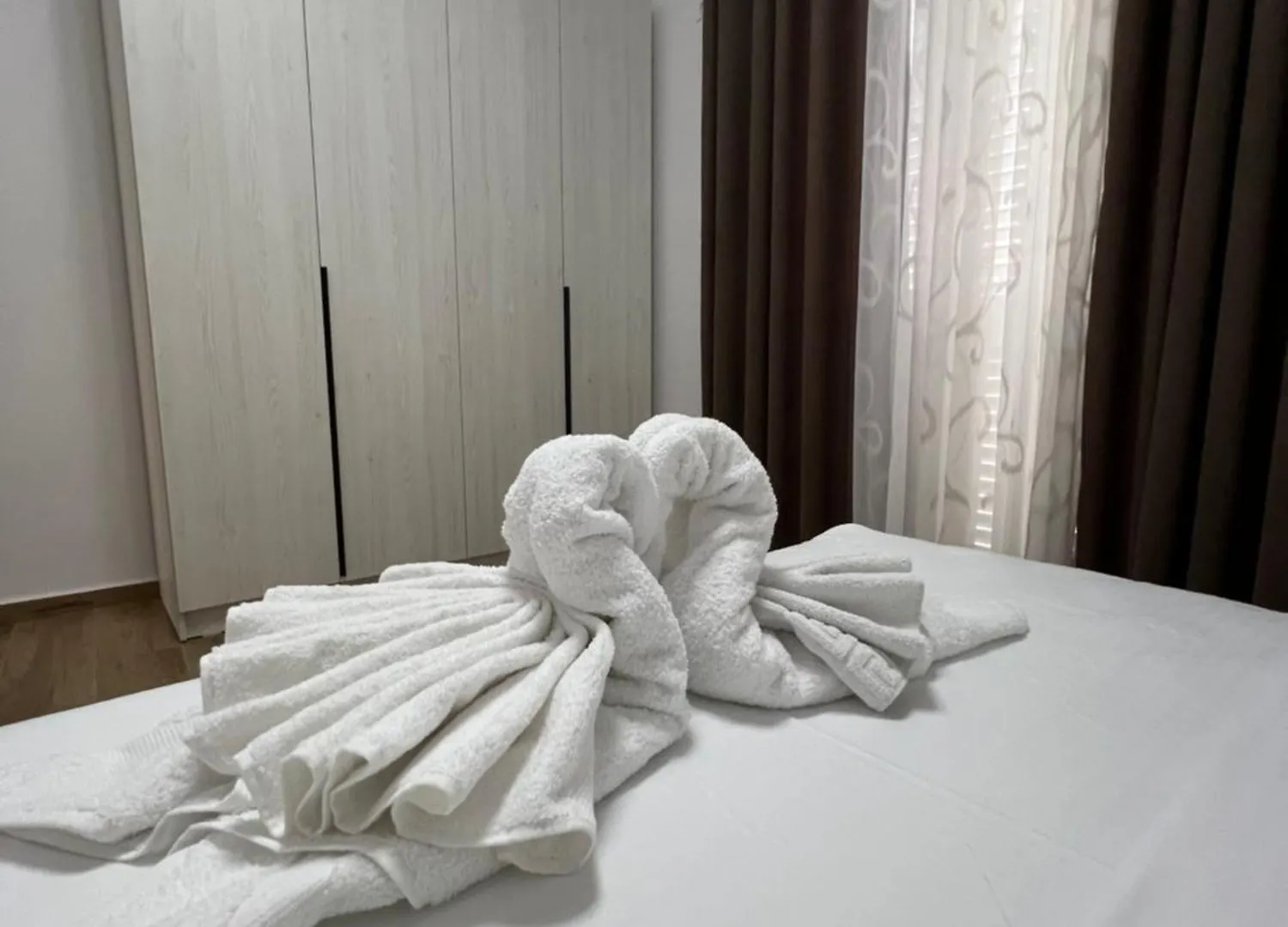 Apartment Hilltop Suites Fier